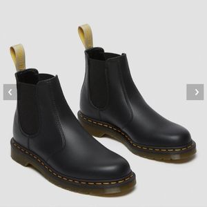 Dr. Martens VEGAN 2976 FELIX CHELSEA BOOTS